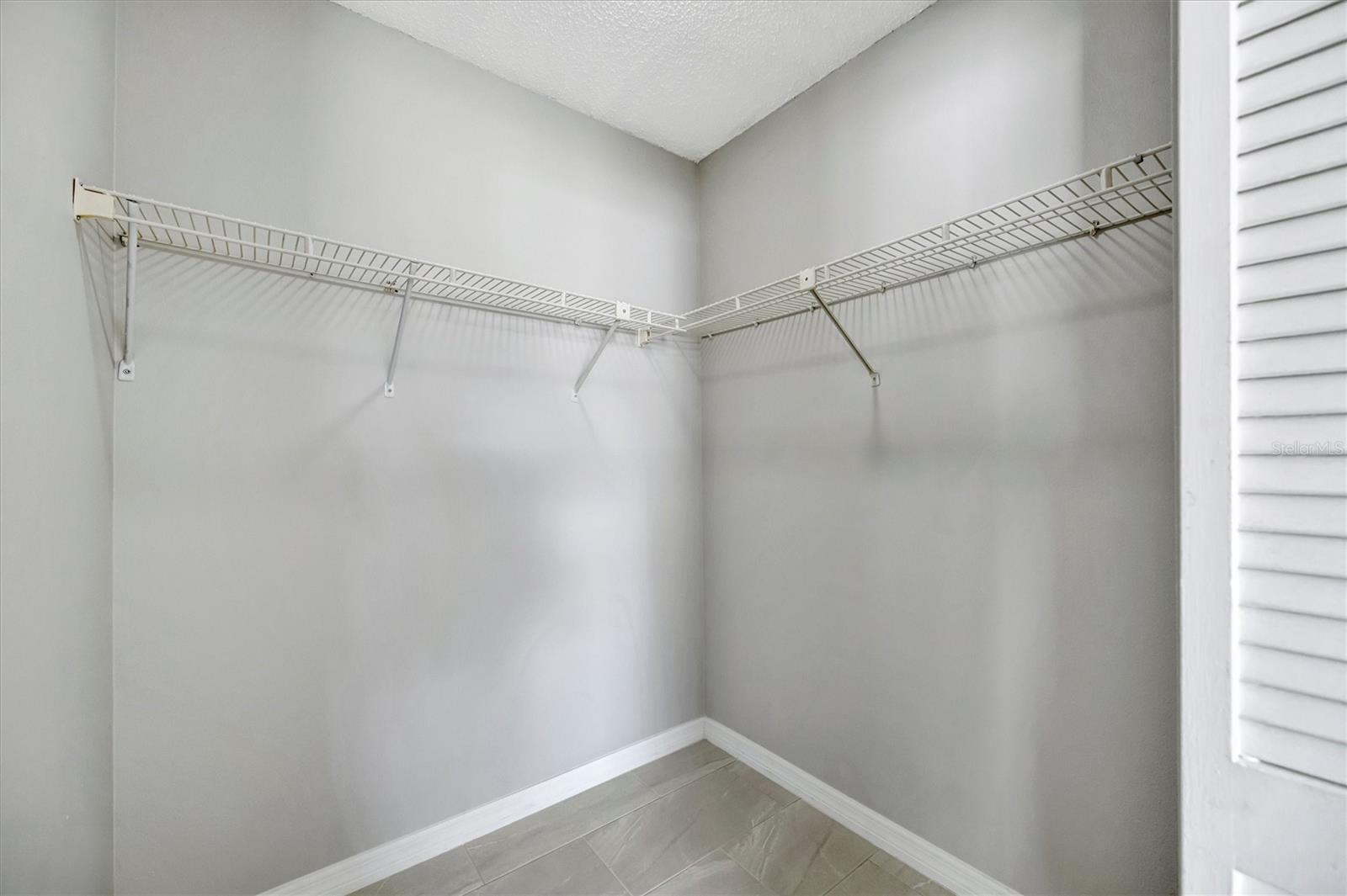 LAKE SARASOTA - Residential