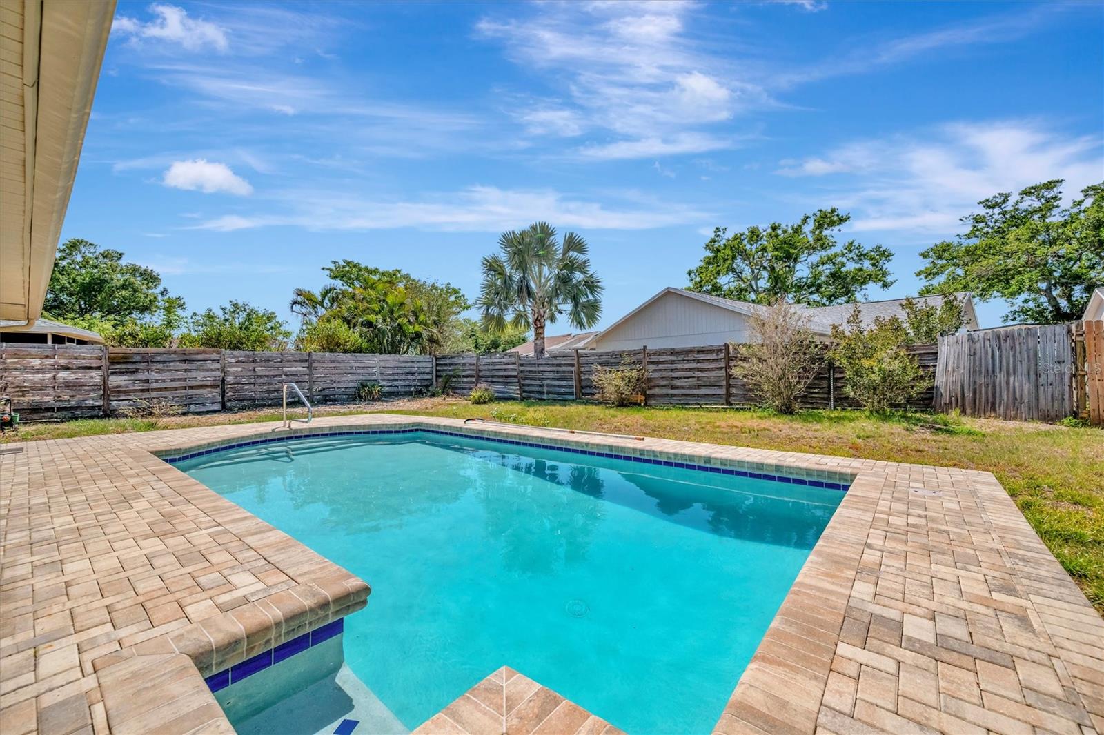 LAKE SARASOTA - Residential