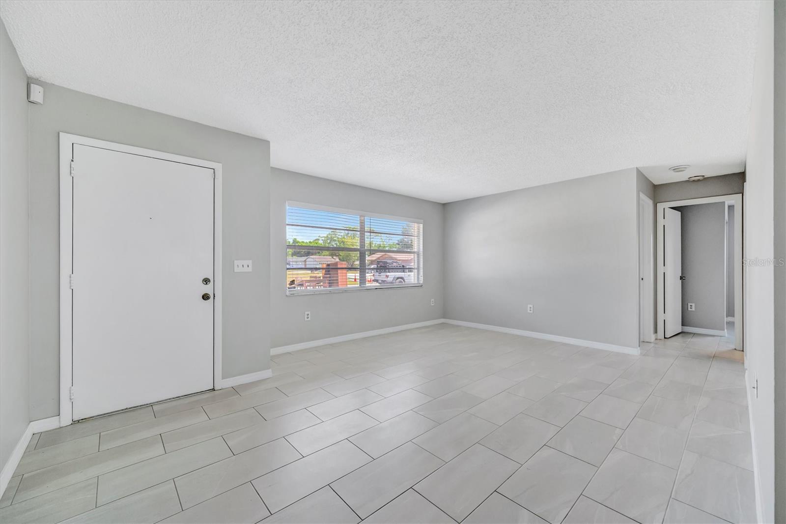 LAKE SARASOTA - Residential