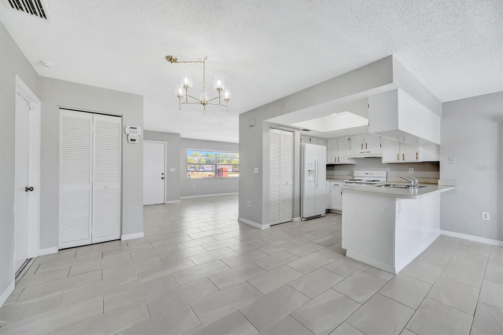 LAKE SARASOTA - Residential