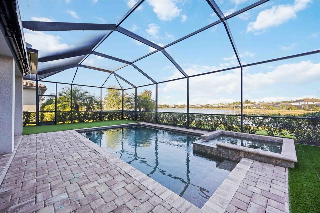Photo of 6410 Rosehill Farm Run, Bradenton, FL 34211 (MLS # A4668402)