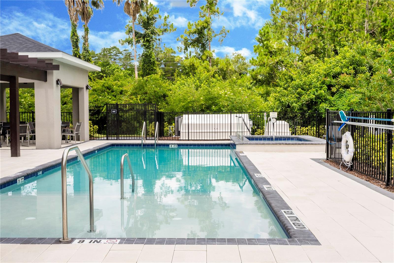 TERRA ESMERALDA TWNHMS - Residential Lease