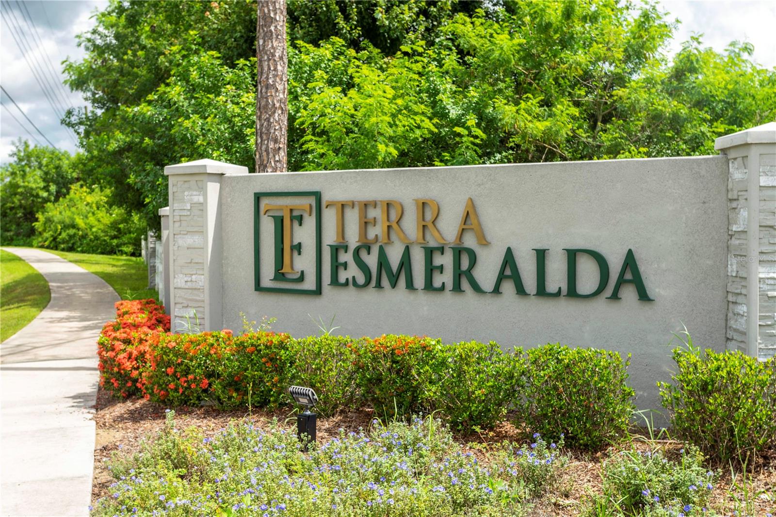 TERRA ESMERALDA TWNHMS - Residential Lease
