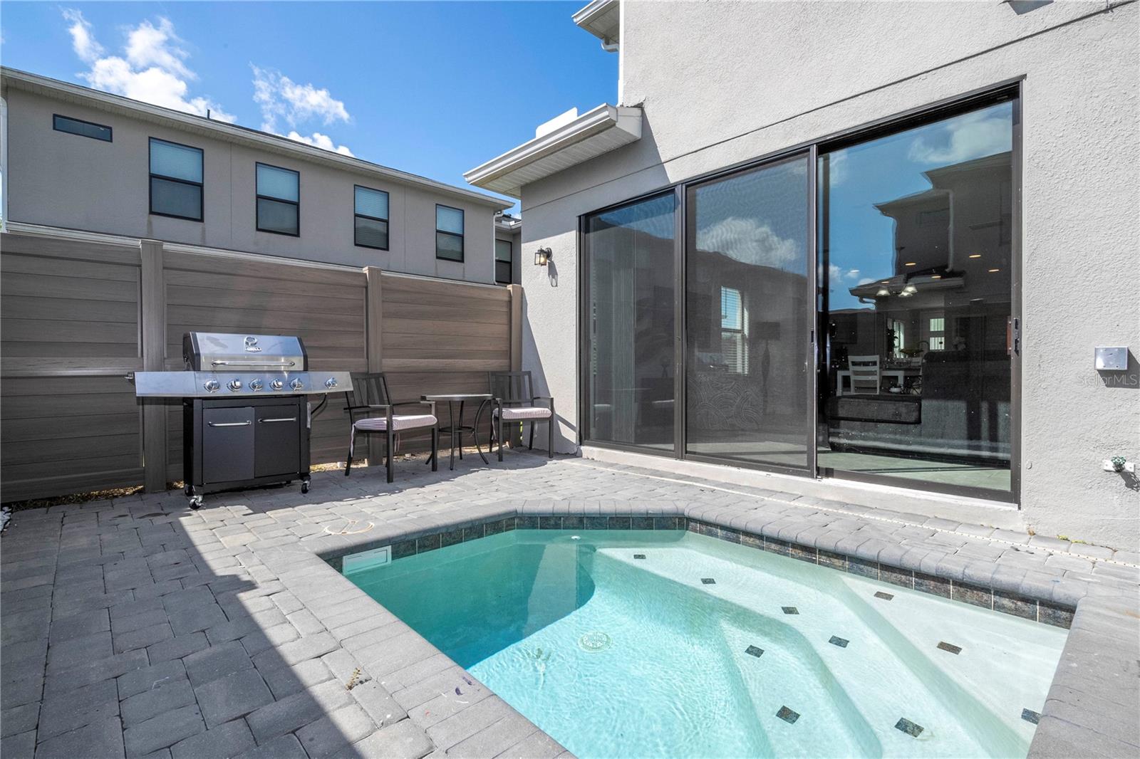 TERRA ESMERALDA TWNHMS - Residential Lease