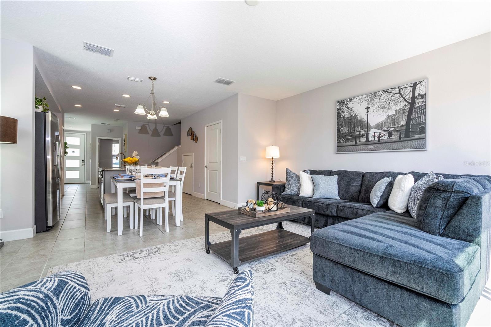 TERRA ESMERALDA TWNHMS - Residential Lease