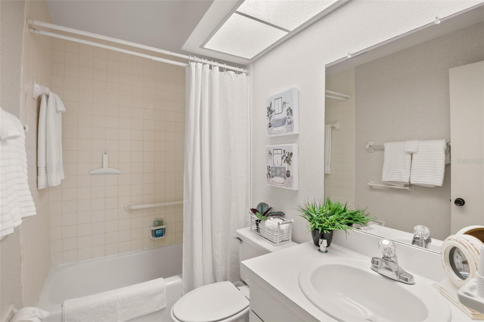 EAST LAKE WOODLANDS CLUSTER HOMES - Residential