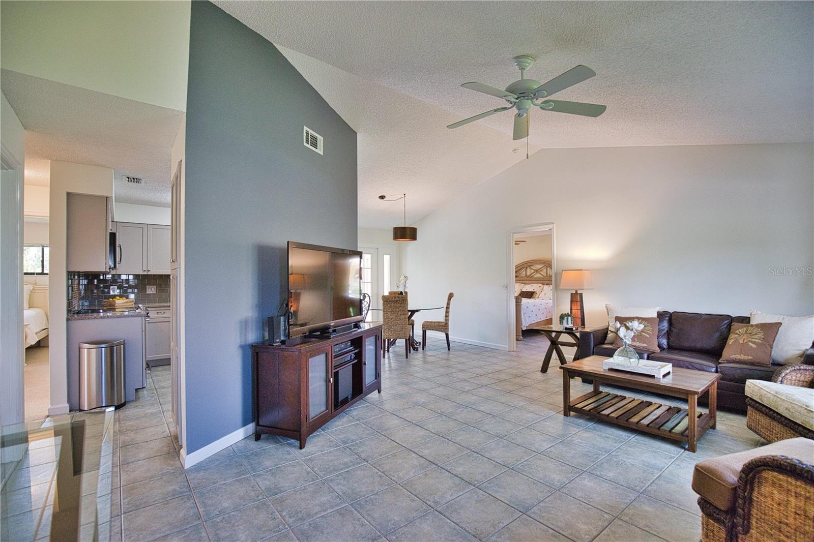 32 INLETS BOULEVARD 32