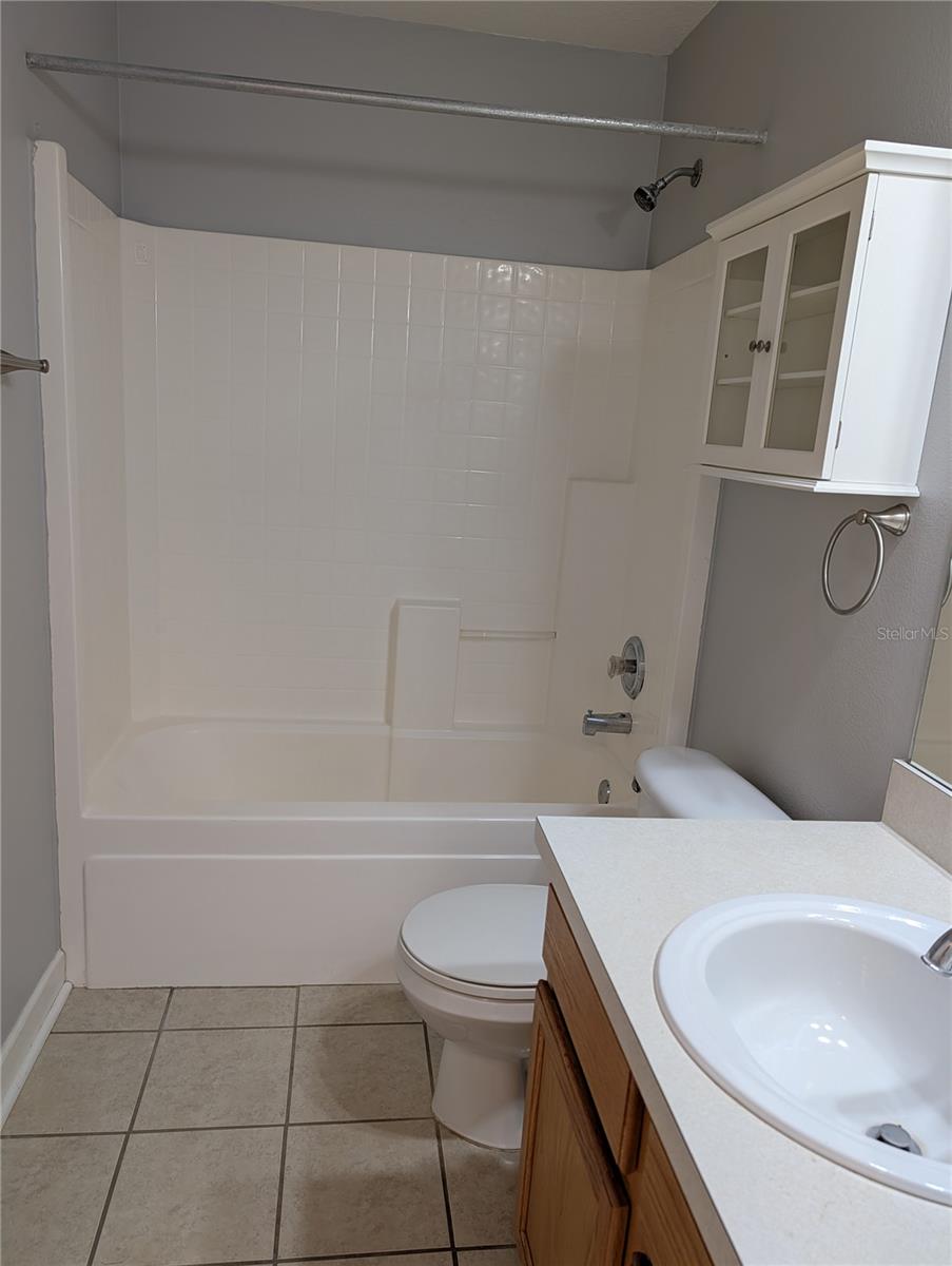 WAVERLEE WOODS UNIT 3 - Residential Lease