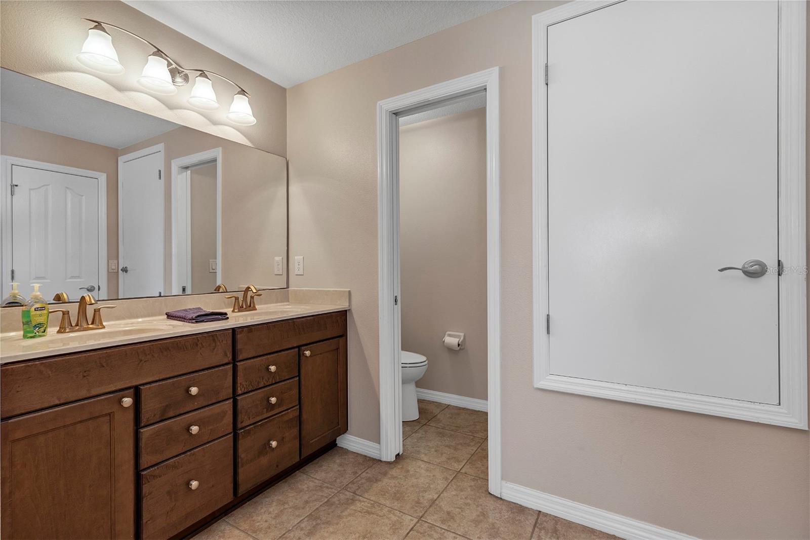 LEESBURG ARLINGTON RIDGE PH 02 - Residential