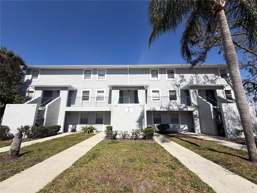 Don’t miss this exceptional opportunity to own a beautifully maintained 1-bedroom, 1-bathroom condo in a highly sought-after gated community! In excellent condition, this unit is perfect for both living or renting out. Enjoy fantastic amenities, including a playground, pool, boat storage, and breathtaking views of the Hillsborough River. The tranquil setting and prime location provide the ideal balance of comfort and convenience, with easy access to shopping, dining, and entertainment. Whether you're an investor or a homeowner, this property offers tremendous value and won’t last long. Schedule your showing today!