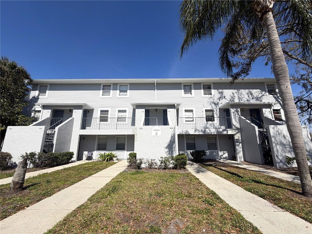 Photo of 7113 E Bank Drive #7113, Tampa, FL 33617 (MLS # O6389838)