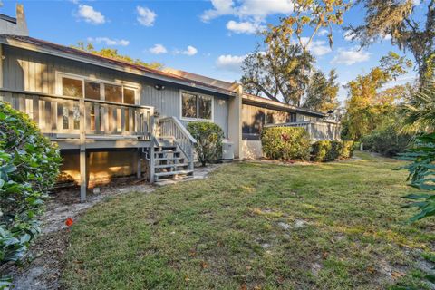 A home in LAKELAND