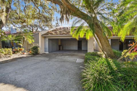 A home in LAKELAND