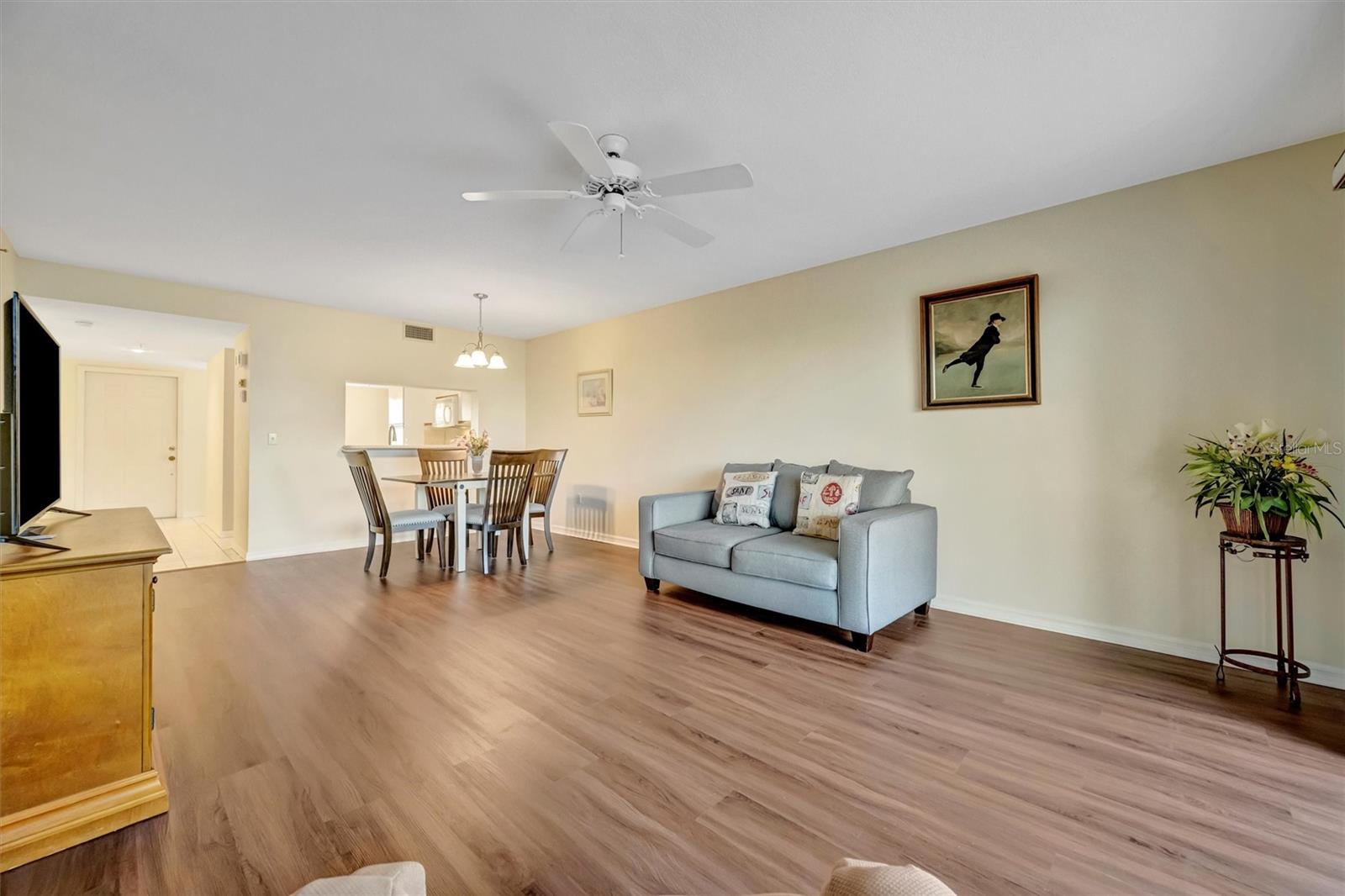 TERRACES 4 OF TARA - Residential