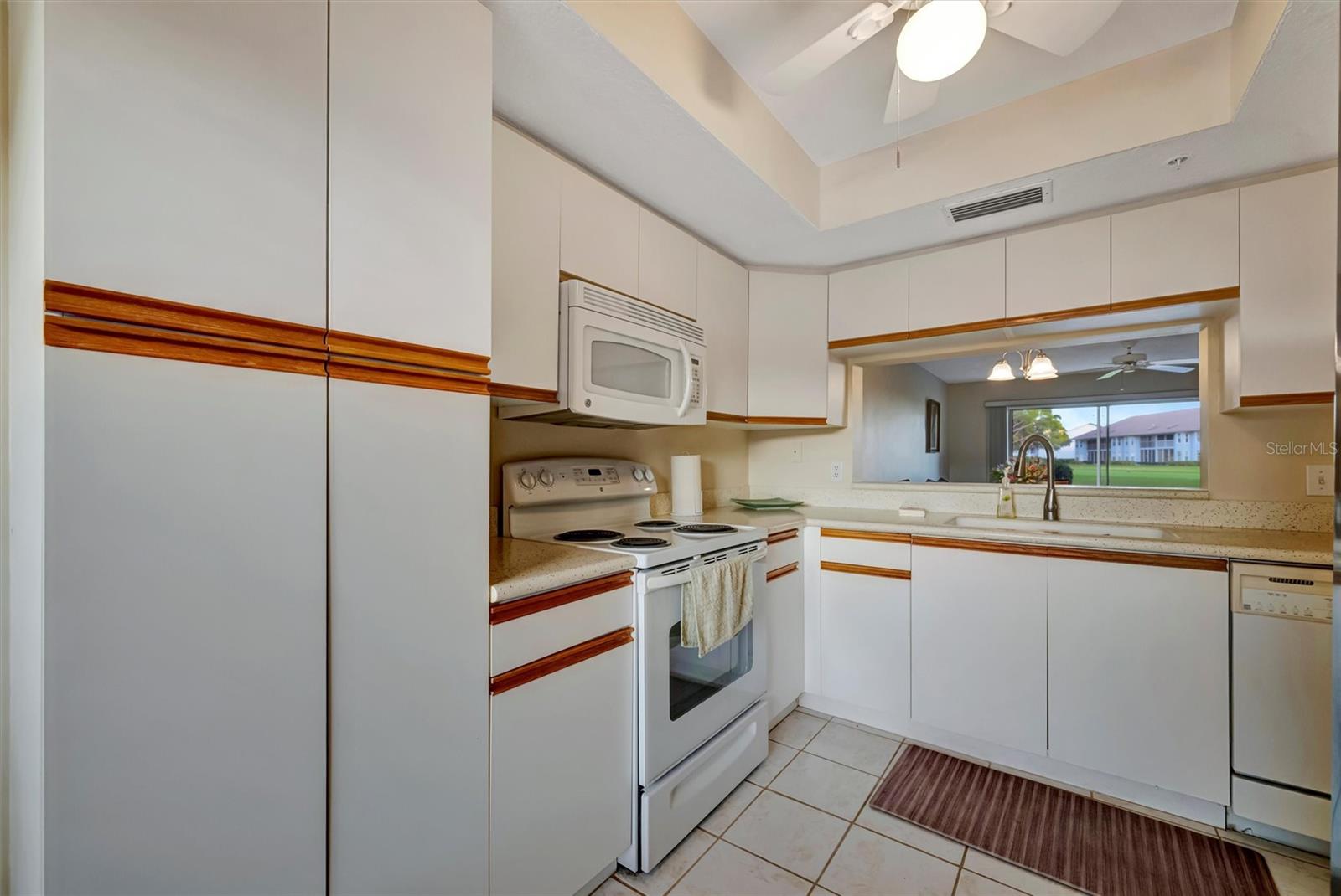 TERRACES 4 OF TARA - Residential