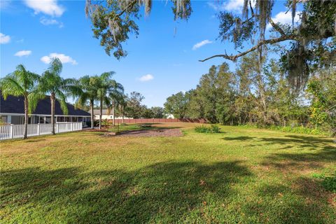 A home in LAKELAND