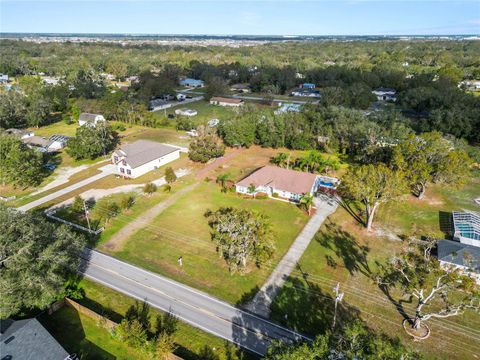 A home in LAKELAND