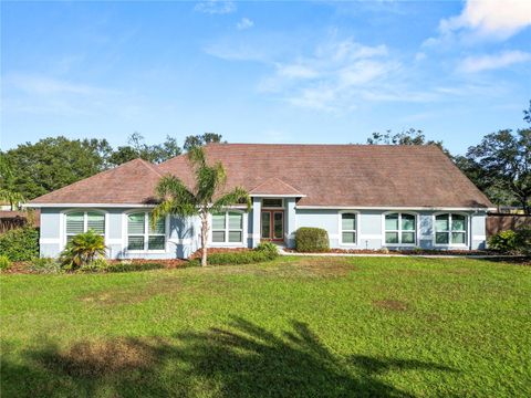 A home in LAKELAND