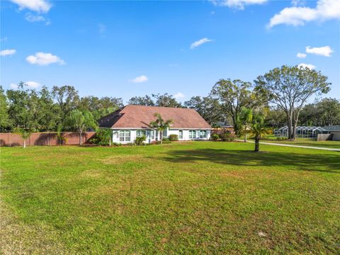 A home in LAKELAND