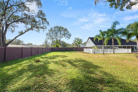 A home in LAKELAND