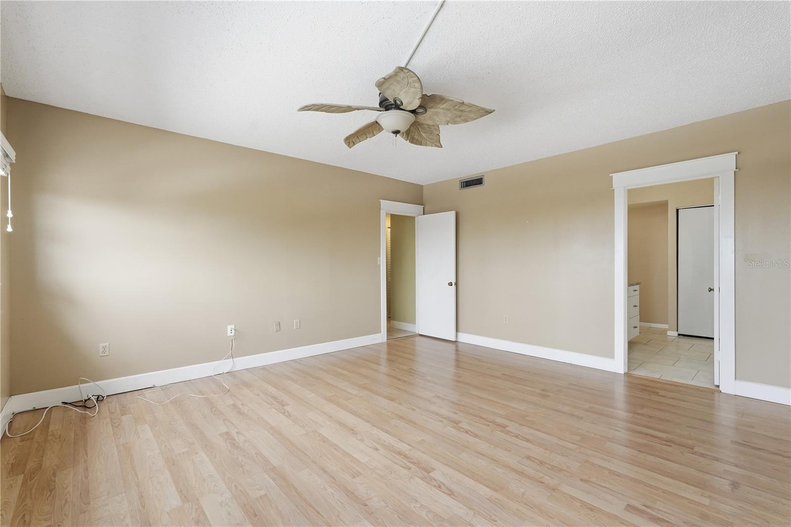 HARBOR OAKS PLACE CONDO - Residential