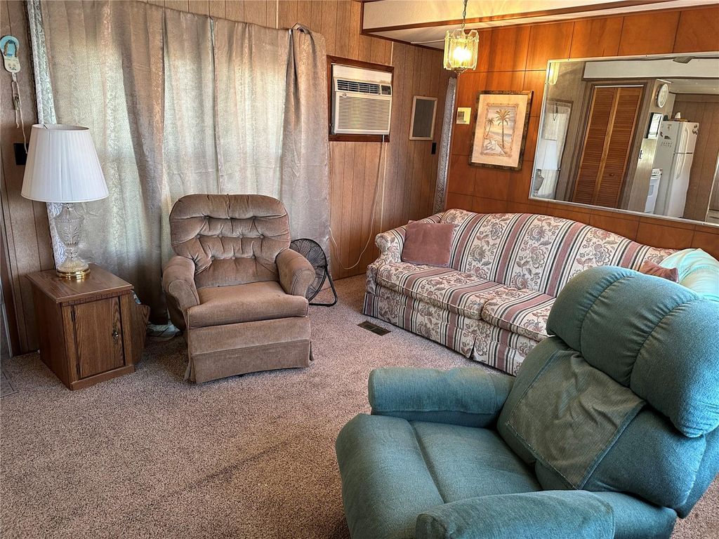 Photo of 227 Inner Drive E, Venice, FL 34285 (MLS # N6135434)