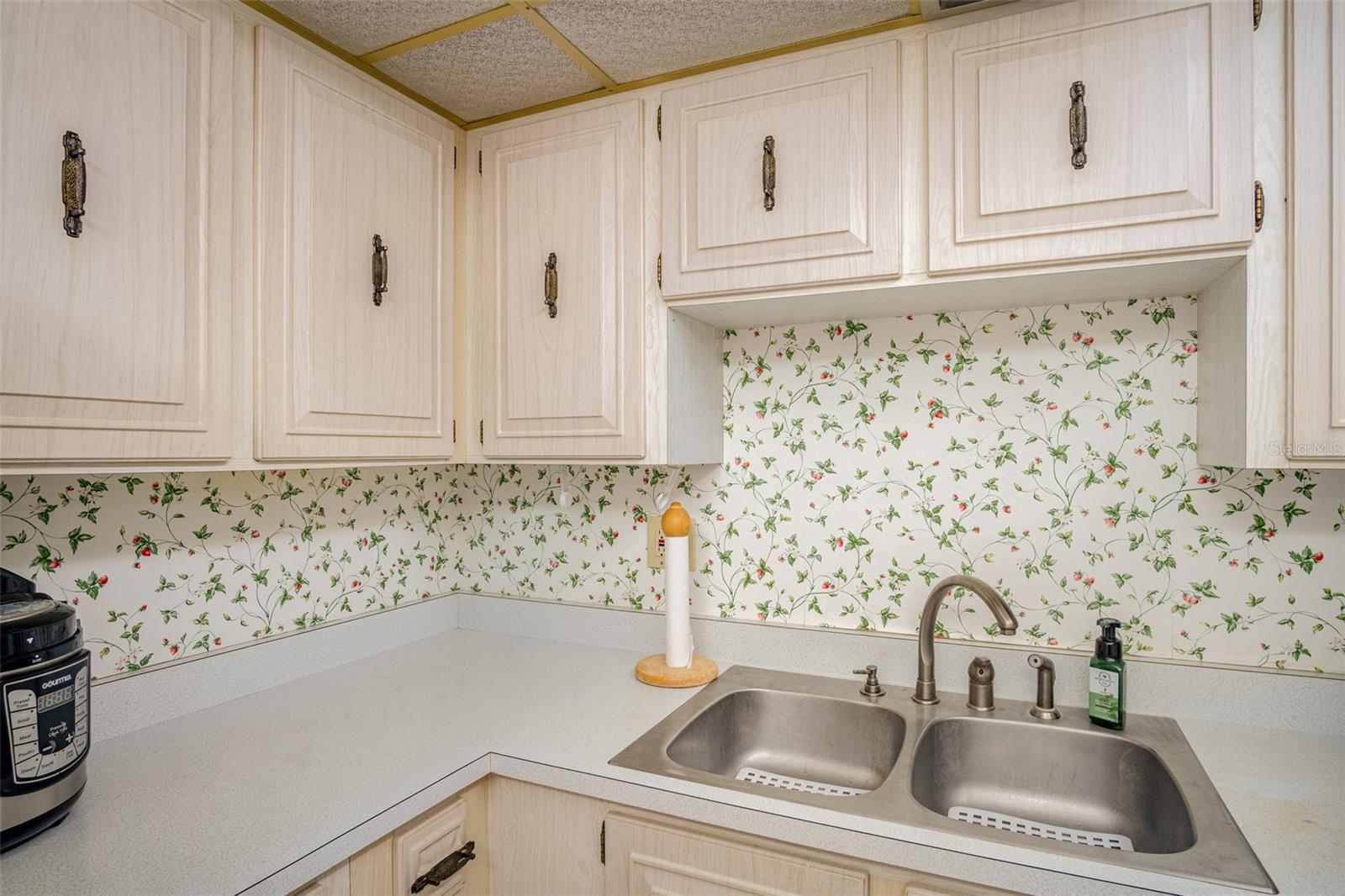 REGENCY PLAZA CONDO - Residential