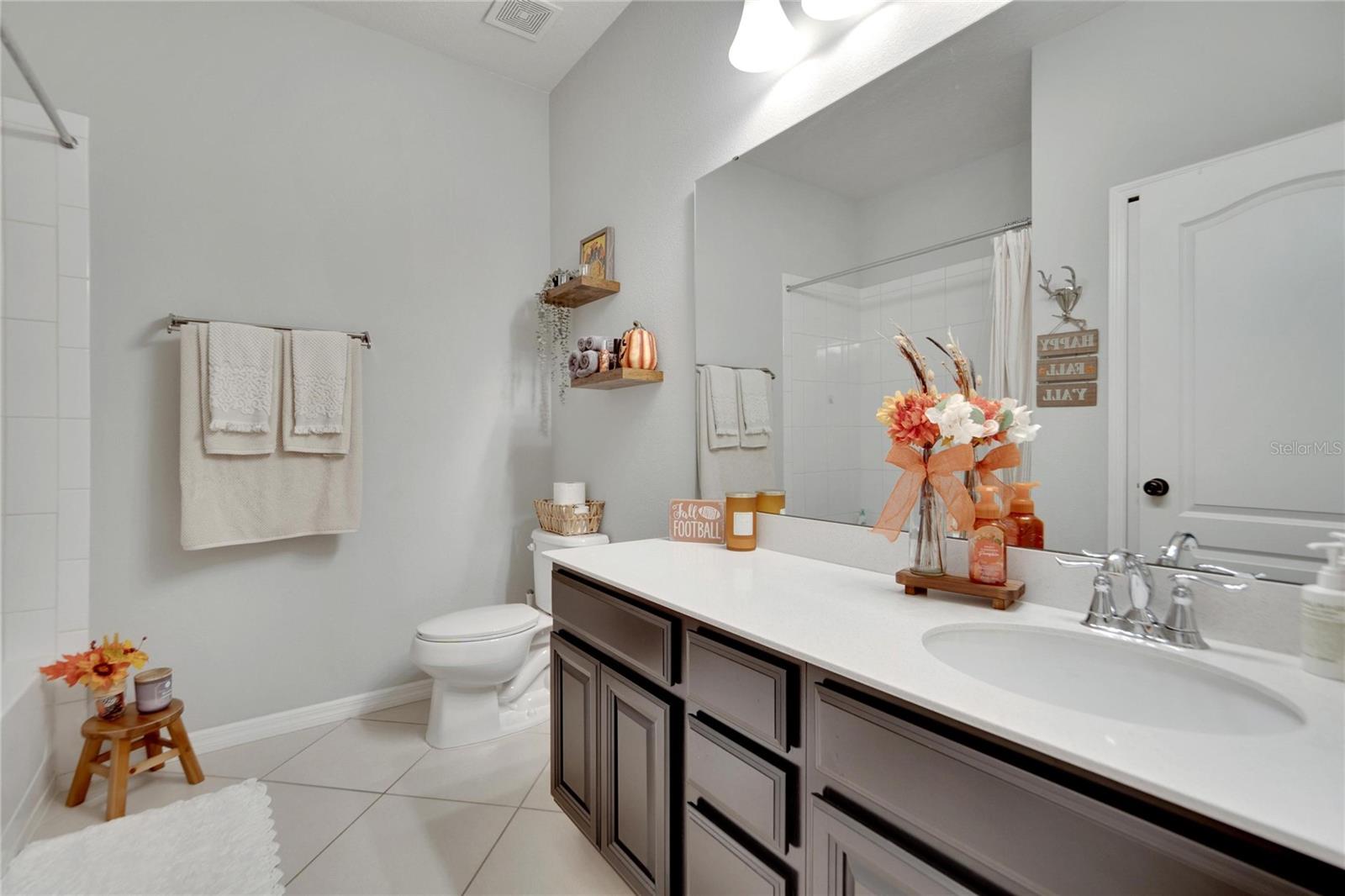 LUCAYA LAKE CLUB PH 2E - Residential