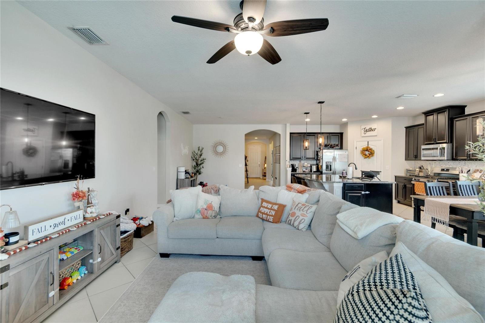 LUCAYA LAKE CLUB PH 2E - Residential