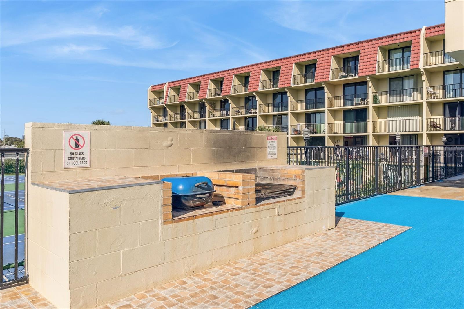 VANTAGE POINTE POOL & RACQUET CLUB CONDO - Residential