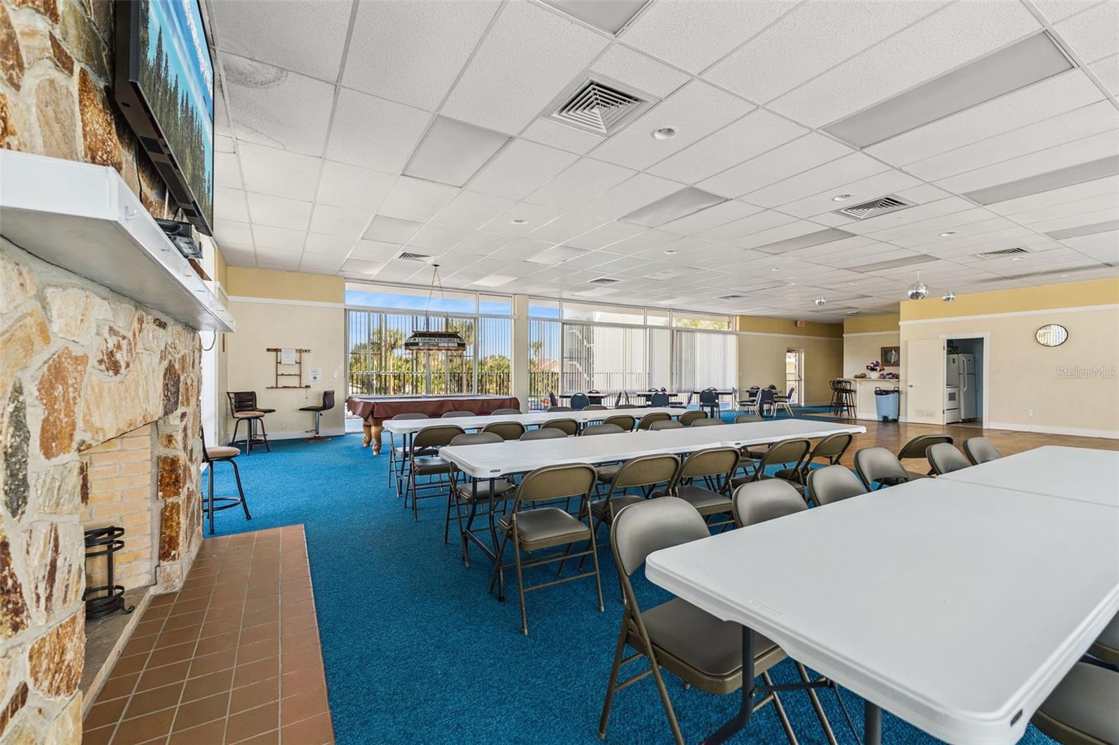 VANTAGE POINTE POOL & RACQUET CLUB CONDO - Residential