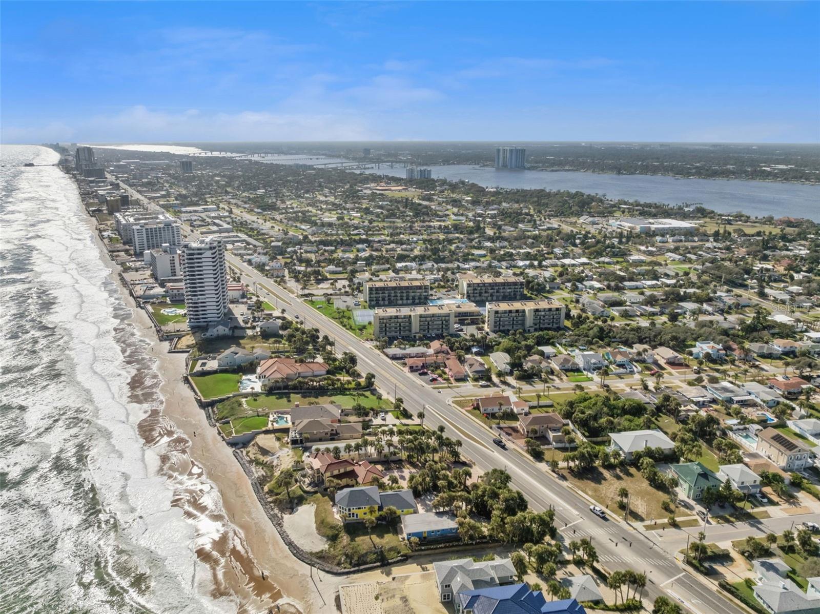 VANTAGE POINTE POOL & RACQUET CLUB CONDO - Residential