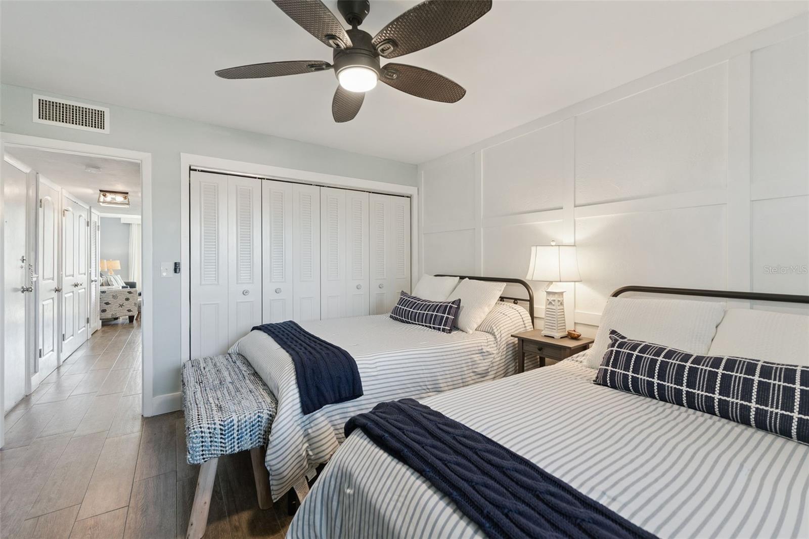 VANTAGE POINTE POOL & RACQUET CLUB CONDO - Residential