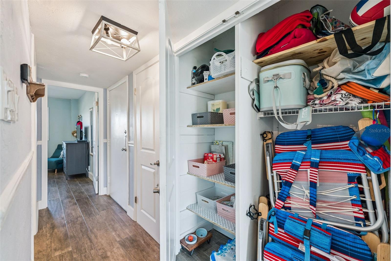 VANTAGE POINTE POOL & RACQUET CLUB CONDO - Residential