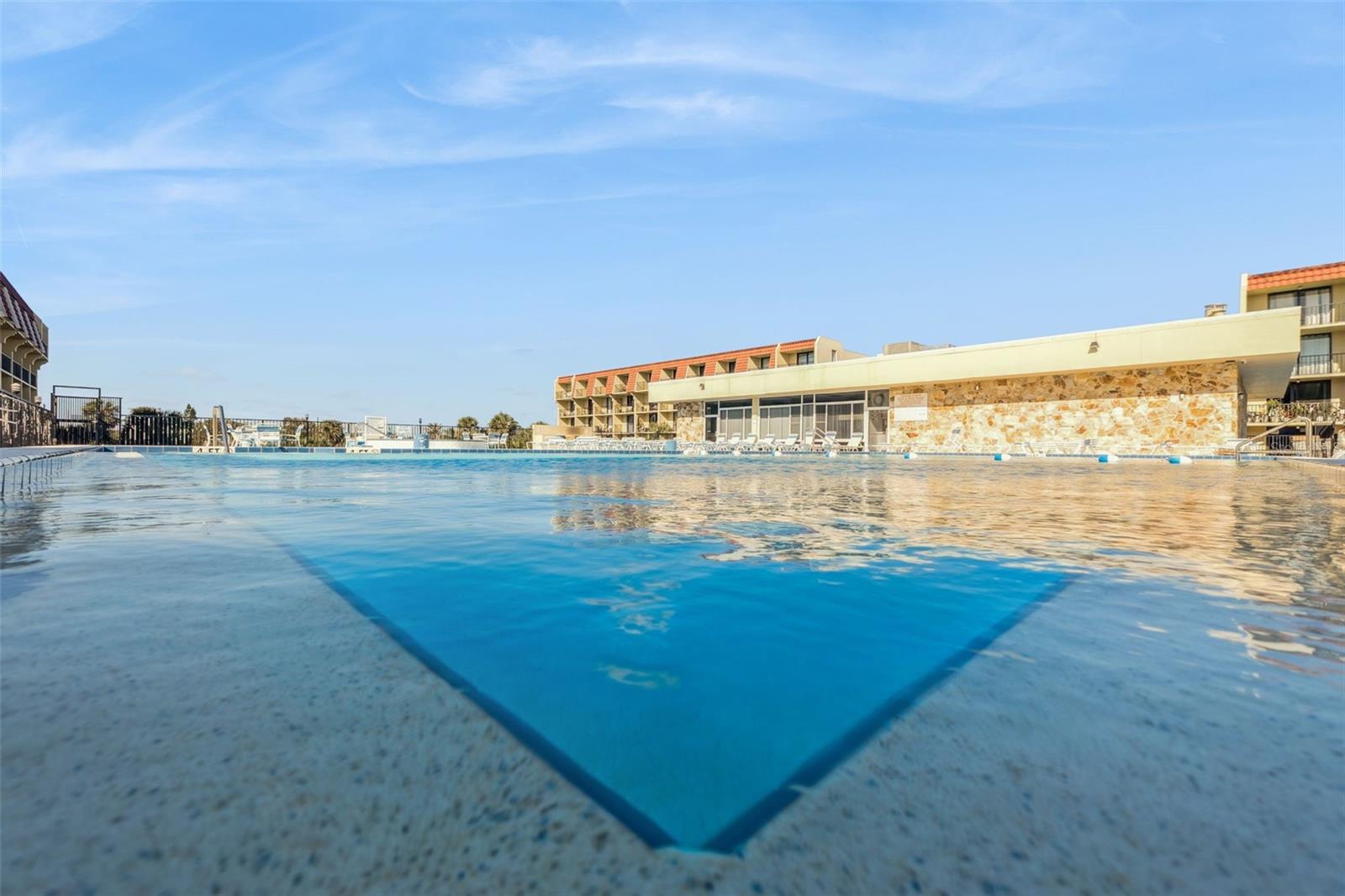 VANTAGE POINTE POOL & RACQUET CLUB CONDO - Residential