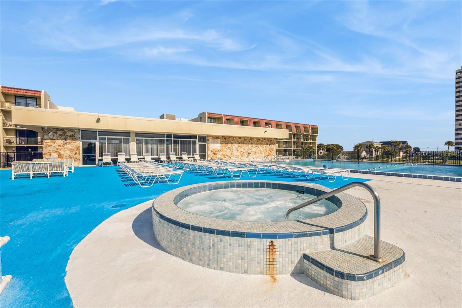 VANTAGE POINTE POOL & RACQUET CLUB CONDO - Residential