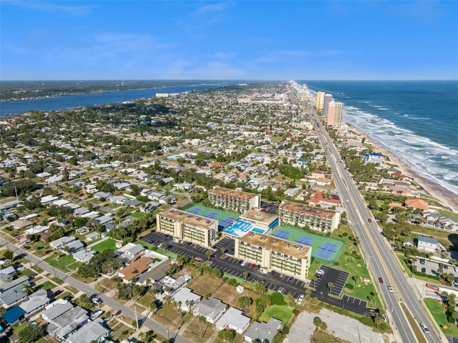 VANTAGE POINTE POOL & RACQUET CLUB CONDO - Residential