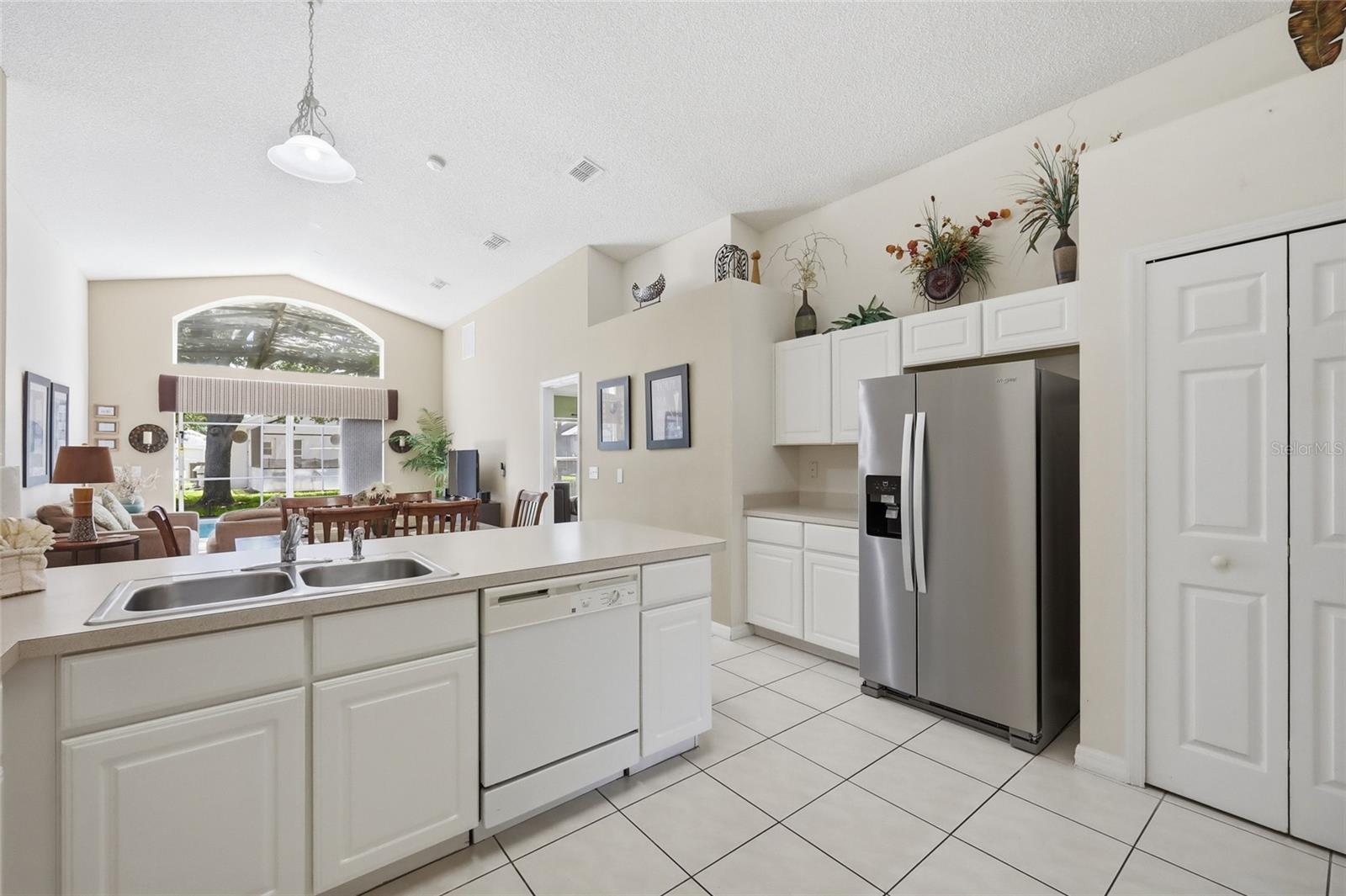 EMERALD ISLAND RESORT PH 4 - Residential