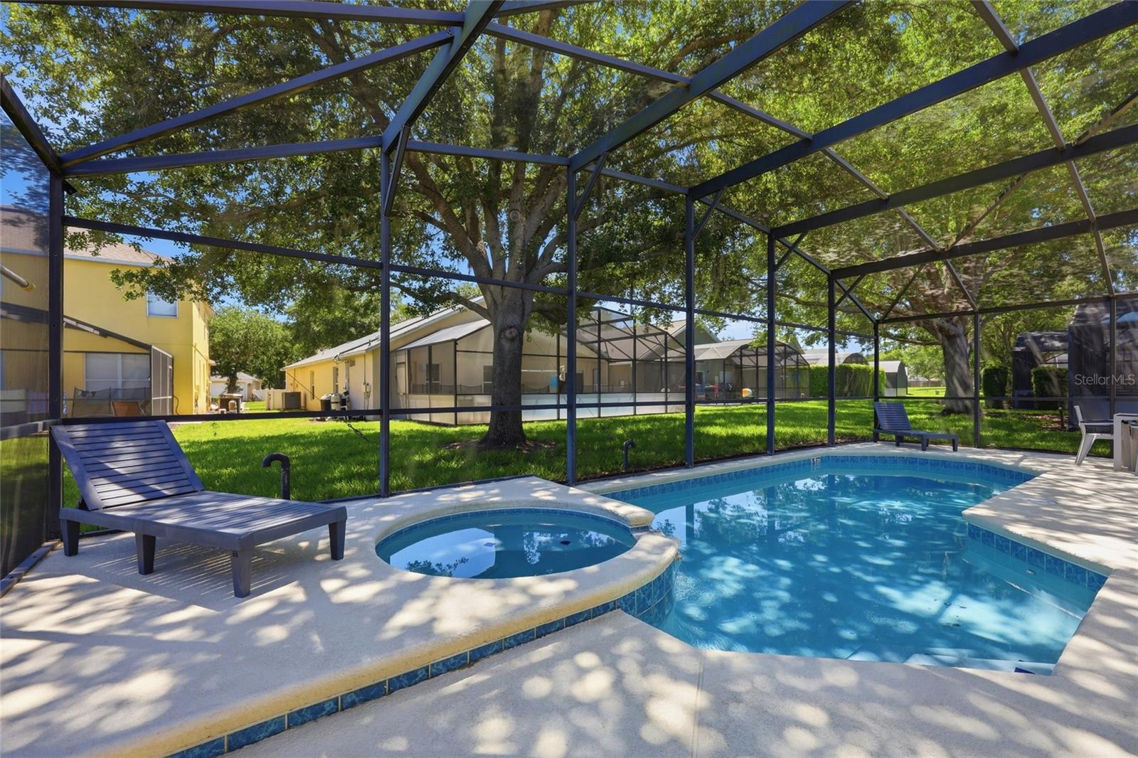 EMERALD ISLAND RESORT PH 4 - Residential