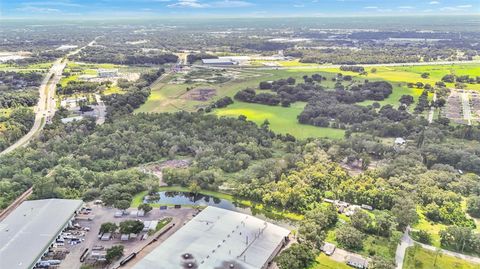 A home in LAKELAND