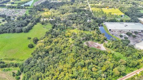 A home in LAKELAND