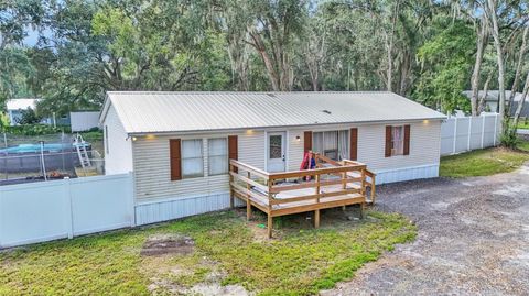 A home in LAKELAND