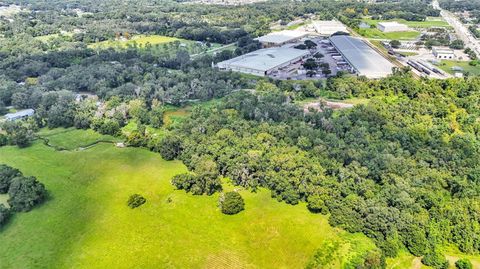 A home in LAKELAND