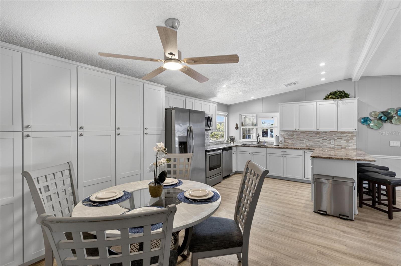 LA CASA MHP CO-OP - Residential