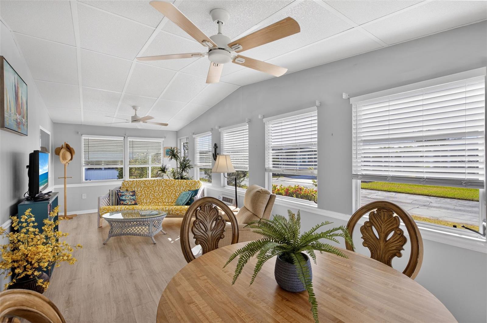 LA CASA MHP CO-OP - Residential