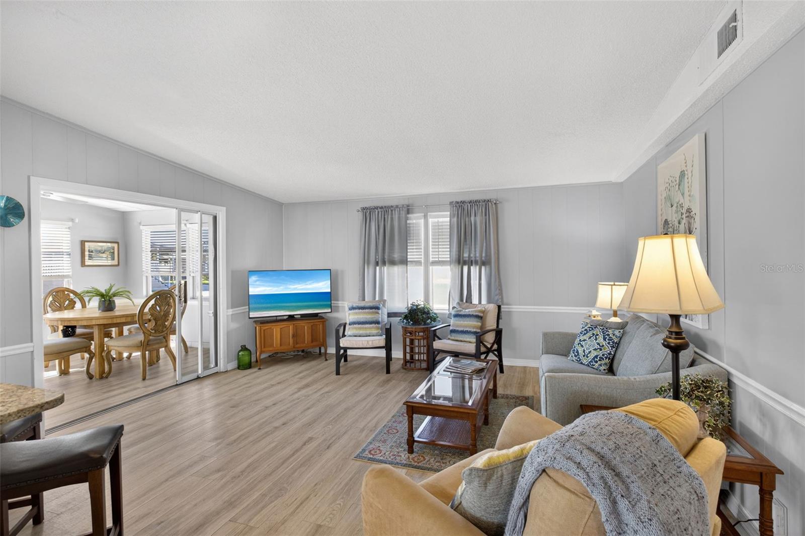 LA CASA MHP CO-OP - Residential