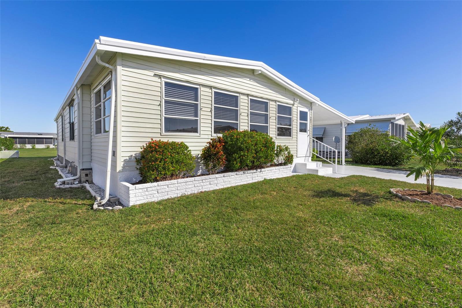 LA CASA MHP CO-OP - Residential