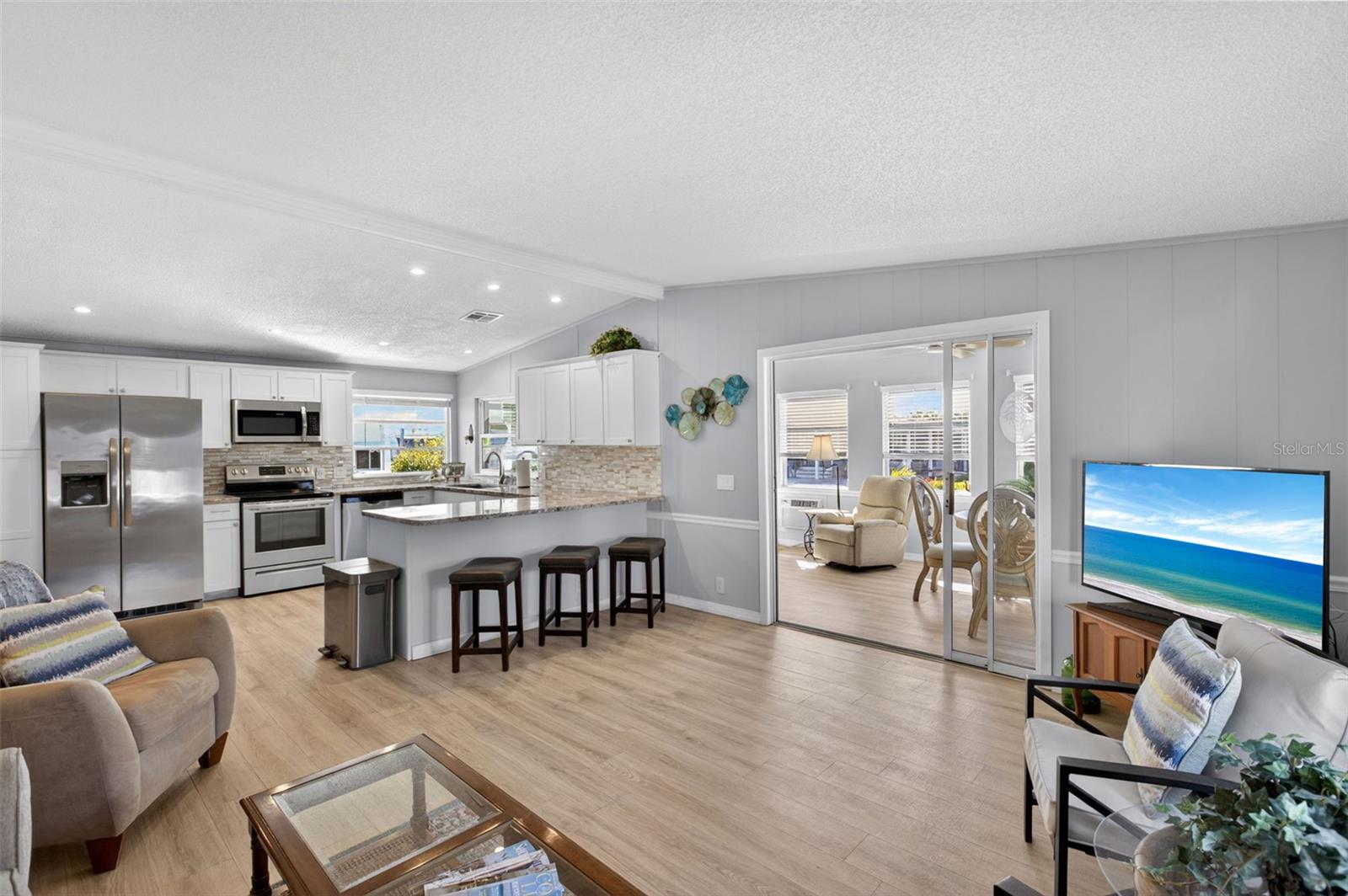 LA CASA MHP CO-OP - Residential