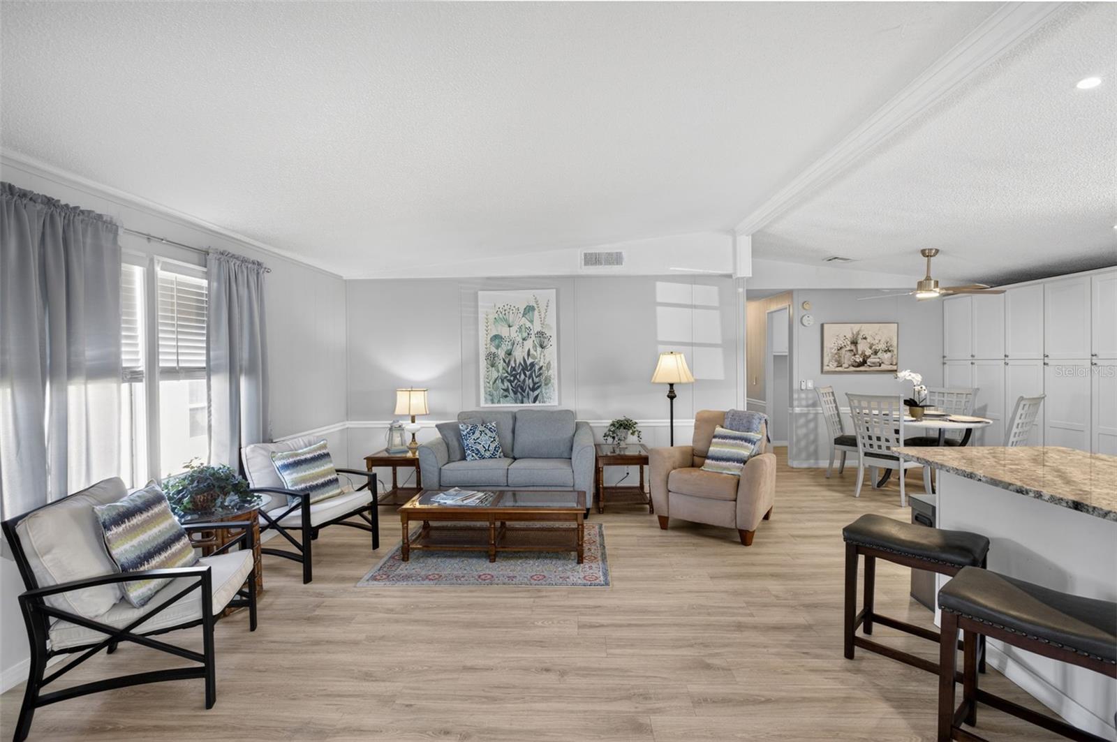 LA CASA MHP CO-OP - Residential