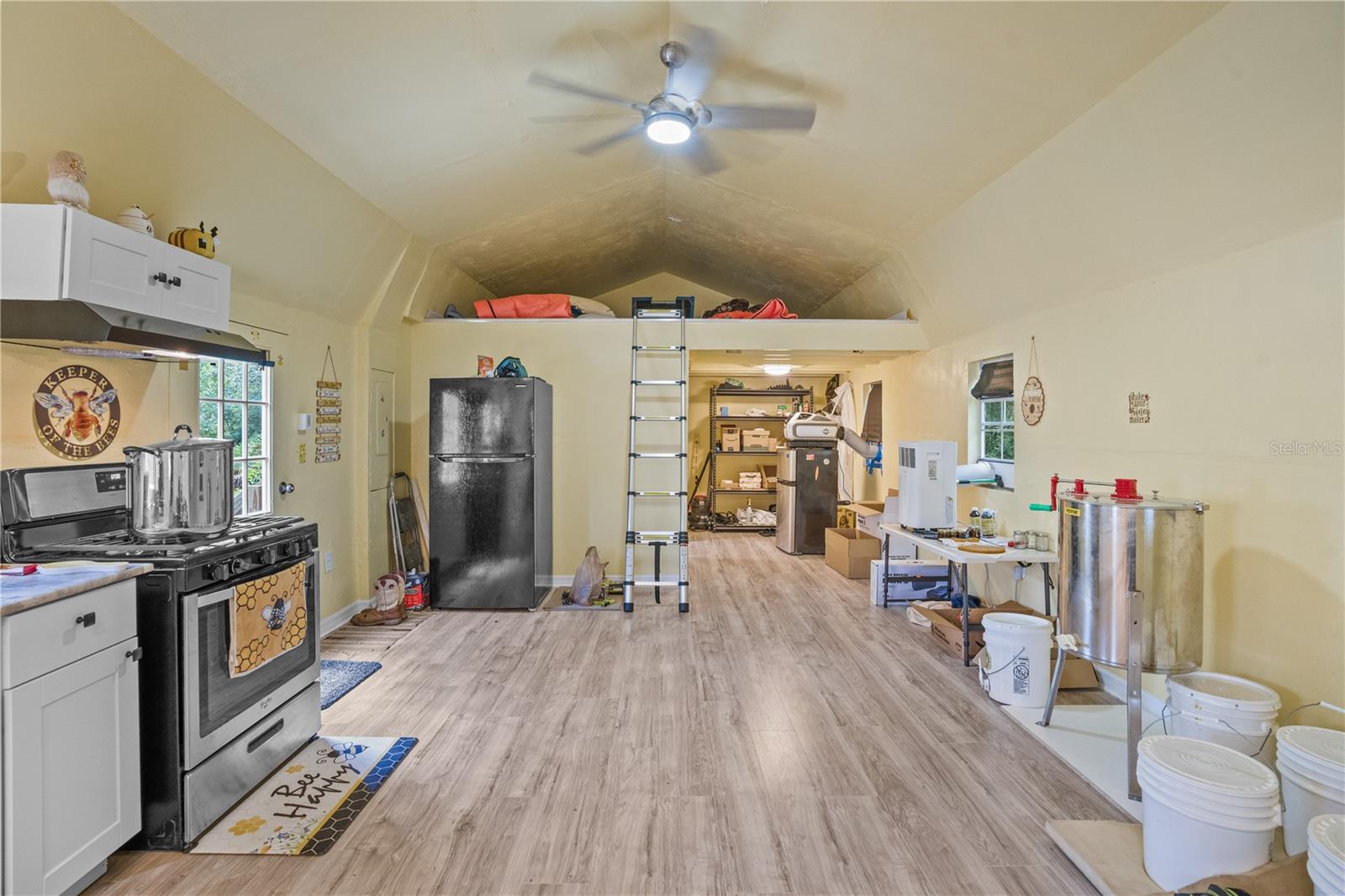 MOON LAKE ESTATES - Land